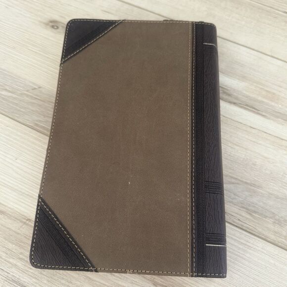 KJV Bible Dark Brown/Tan Portfolio Faux Leather - Picture 3 of 5